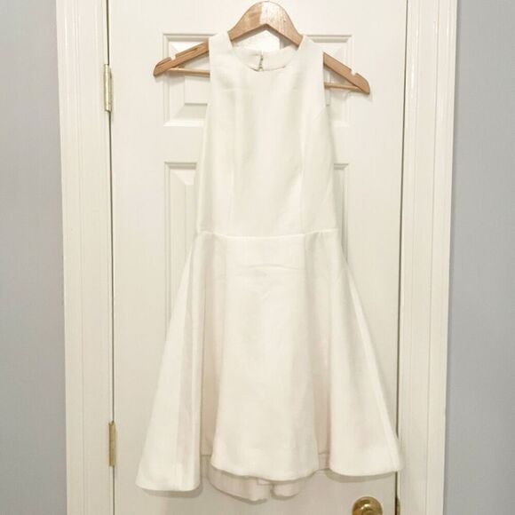 NWT C/MEO Collective White Dress Size Small Strappy Back Graduation Bridal - Picture 6 of 12